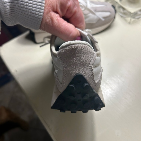 Girls New Balance Sneakers - Picture 4 of 4